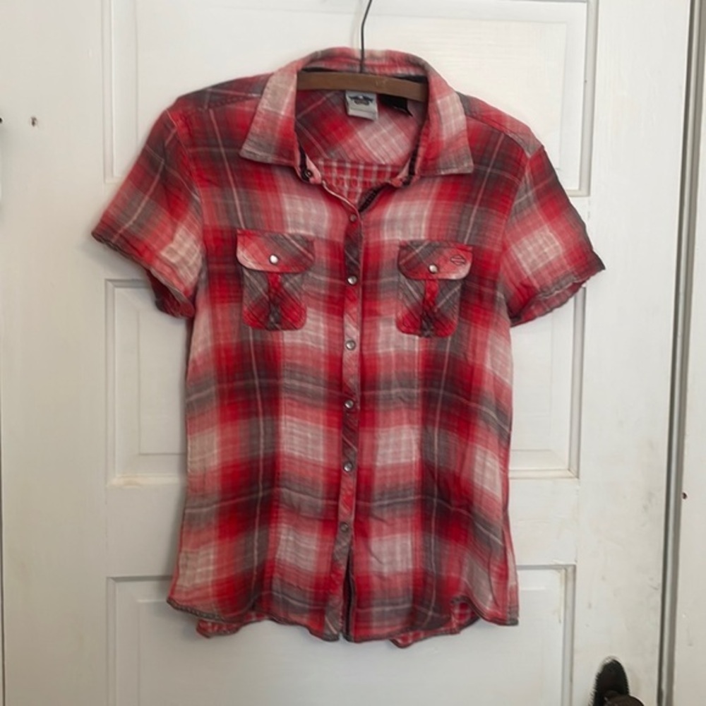 Sweet Harley Davidson women's button down short sleeve shirt. 100% cotton size M